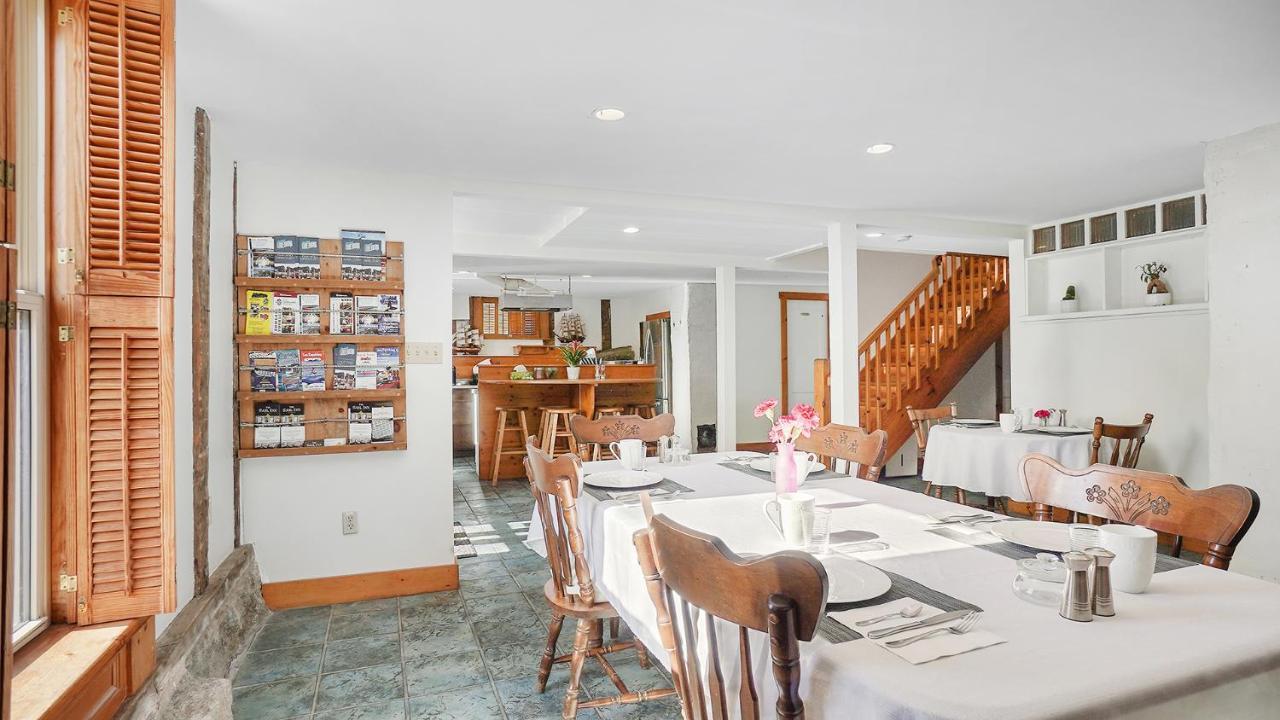 Sail Inn Lunenburg Dış mekan fotoğraf